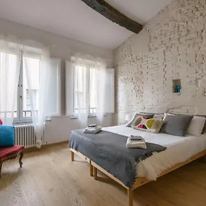 Appartement Elegante Luminoso Attico Centralissimo, Sienne